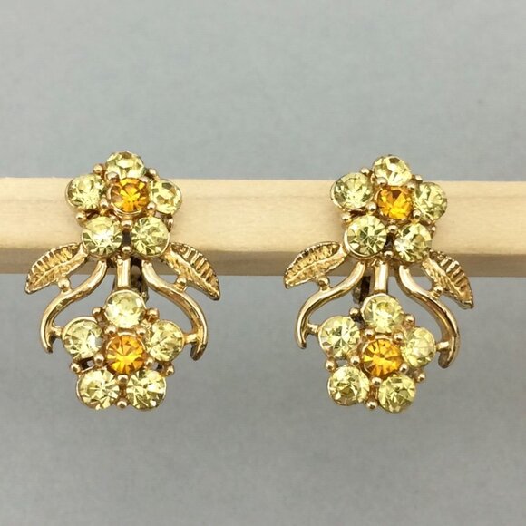 Vintage Coro Yellow Orange Gold Flower Clip On Earrings Cocktail Sparklers Leaf - Picture 1 of 16